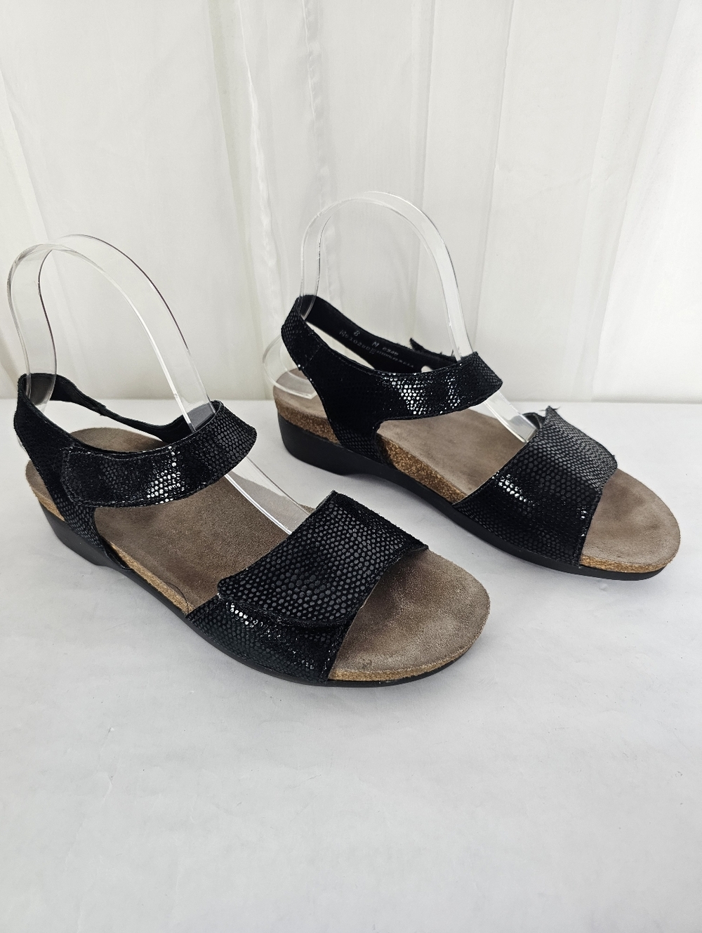 Munro Catelyn Black Reptile Texture Wedge Sandals Comfort Size 8